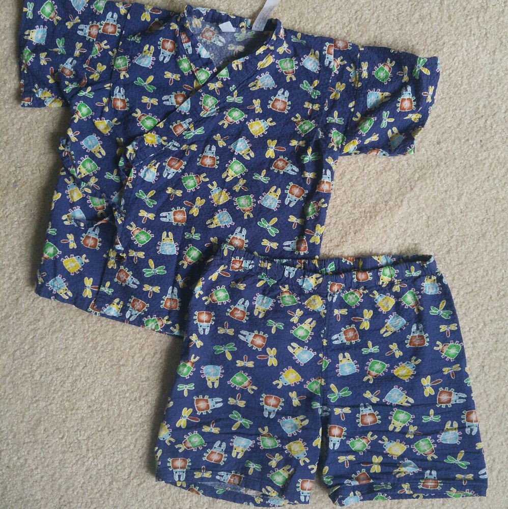 Adorable Japanese pajamas, size 2